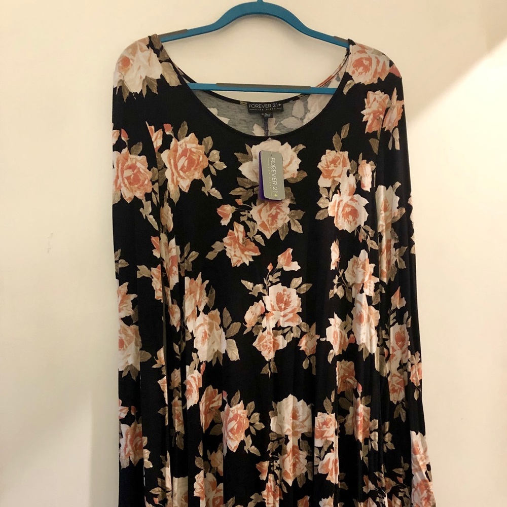 NWT Floral bell-sleeved mini dress